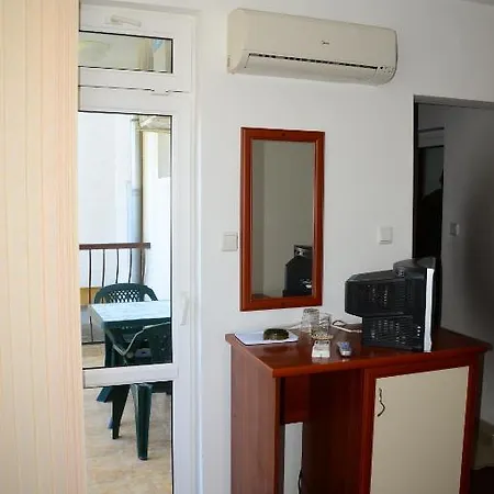 Kirovi House - Guest Gæstehus