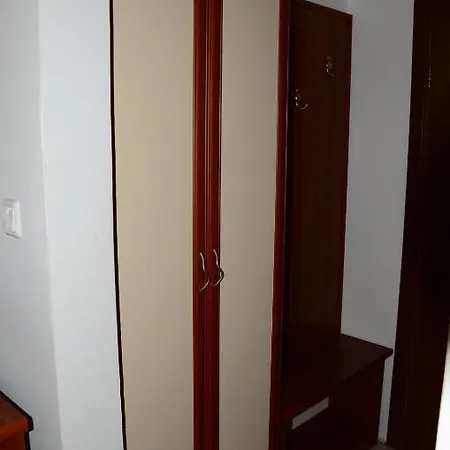 Kirovi House - Guest 2*