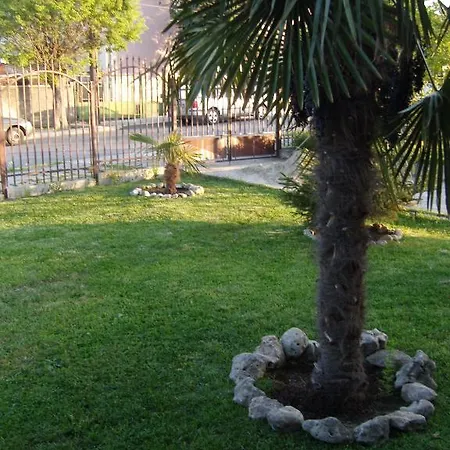 Kirovi House - Guest Gæstehus