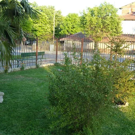 Kirovi House - Guest 2*