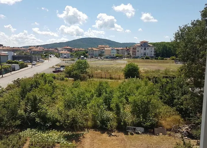 Kirovi House - Guest Къща за гости 2*