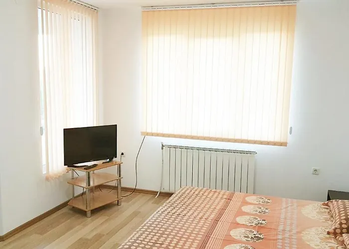 Kirovi House - Guest Къща за гости Царево