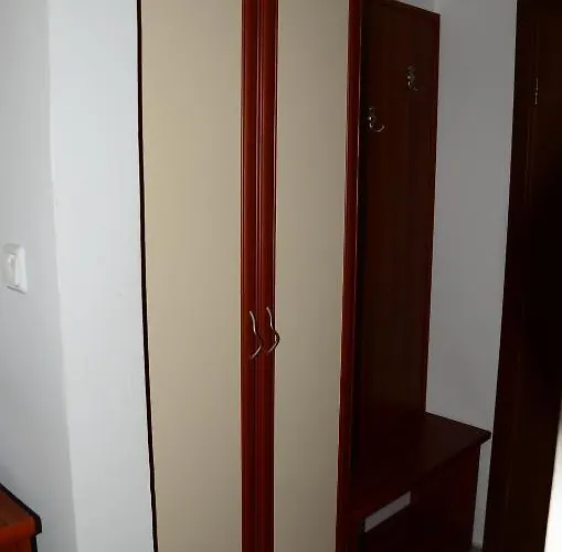 Kirovi House - Guest 2*