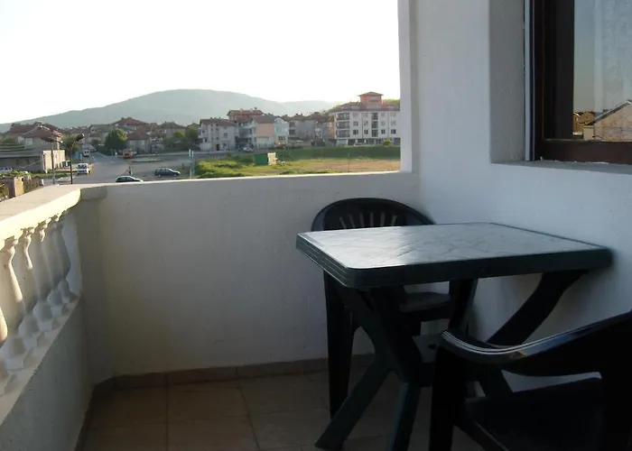 Kirovi House - Guest Къща за гости 2*