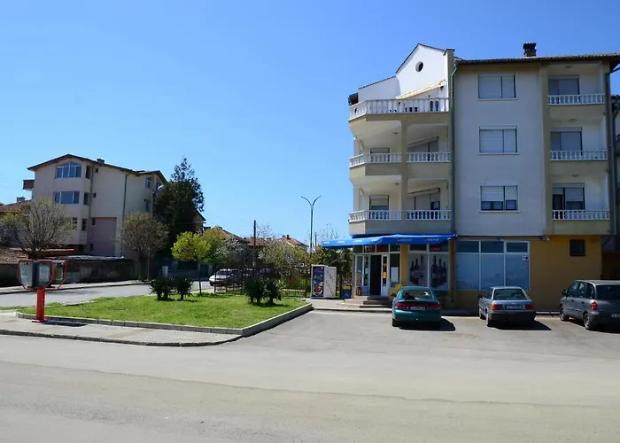 Kirovi House - Guest 2* Царево