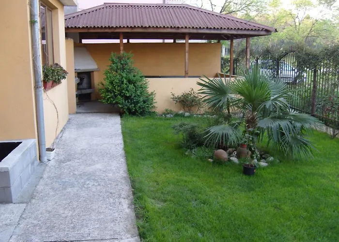 Kirovi House - Guest Къща за гости Царево