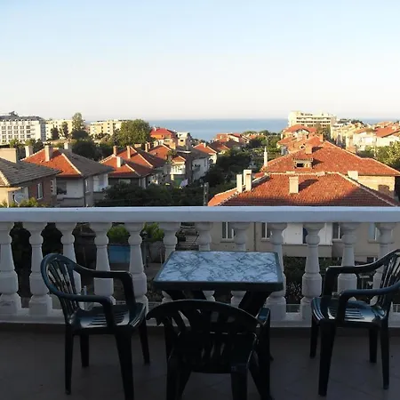 Къща за гости Kirovi House - Guest Царево