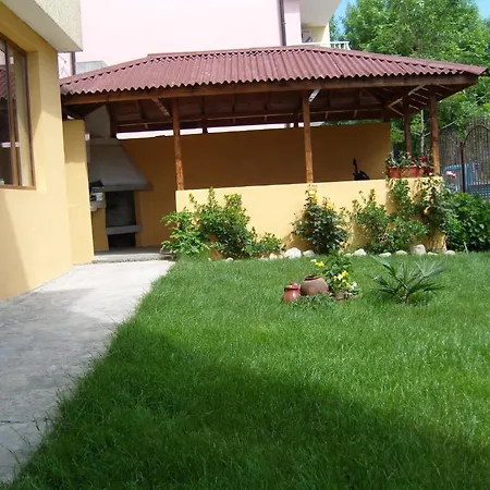 Къща за гости Kirovi House - Guest